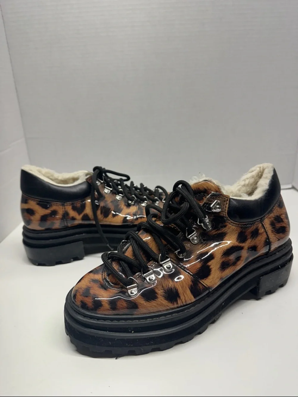 Schutz Lucille Sneakers Lace Up Shoes Patent Leather Shearling Cheetah Size 8